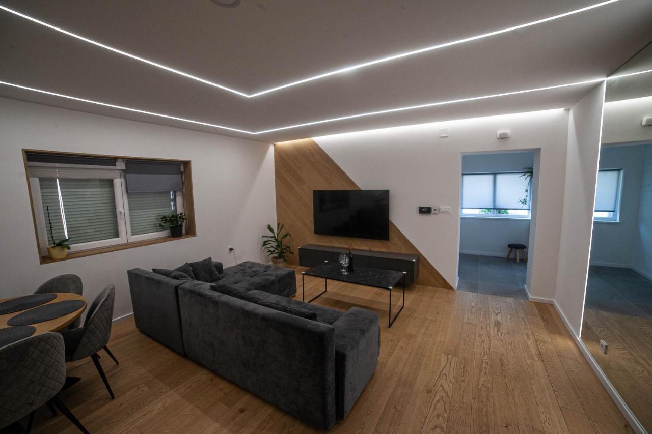 Apartman Teo เวลิคาโกริตซา ภายนอก รูปภาพ
